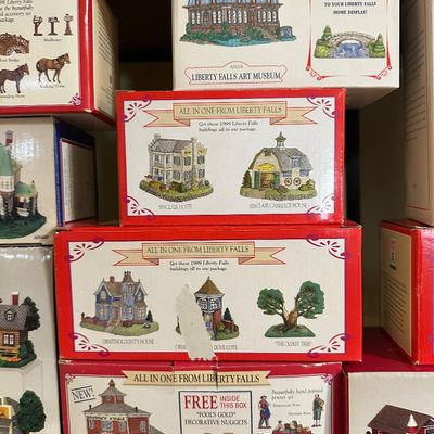 Large Liberty Falls “All in One” Village Collection – Buildings & Accessories