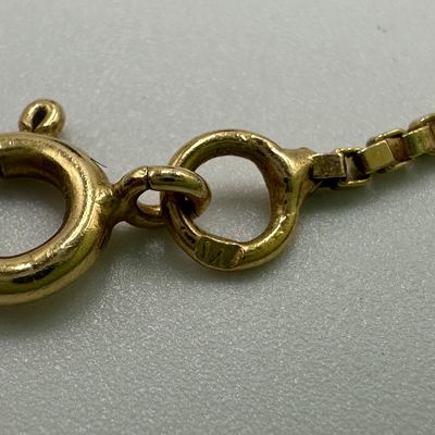 18K 21” Yellow Gold Box Chain Necklace