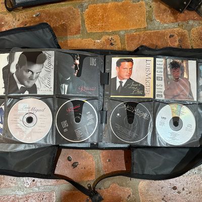 Huge CD Collection – 4 Large Binders – Hundreds of Country, Pop & Rock Albums