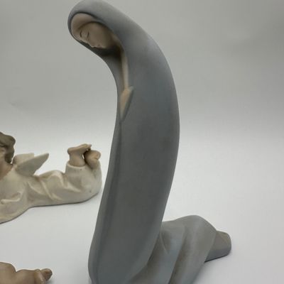 Lladró Porcelain Nativity Figurine Lot – Holy Family & Angels