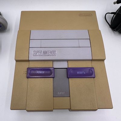Vintage Super Nintendo SNES Console w/ 2 Controllers, Cords & Large Game Lot