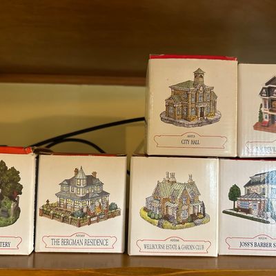 Large Liberty Falls Americana Collection