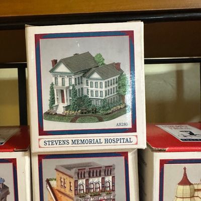 Large Liberty Falls Collection