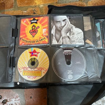 Huge CD Collection – 4 Large Binders – Hundreds of Country, Pop & Rock Albums