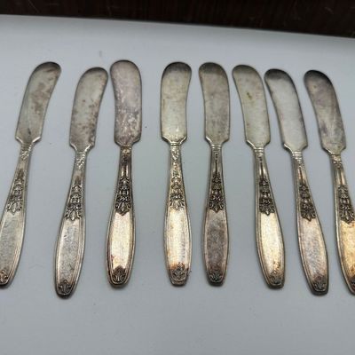 1847 Rogers Bros. Adoration Silverplate Flatware Set with Chest
