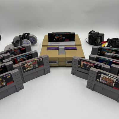 Vintage Super Nintendo SNES Console w/ 2 Controllers, Cords & Large Game Lot