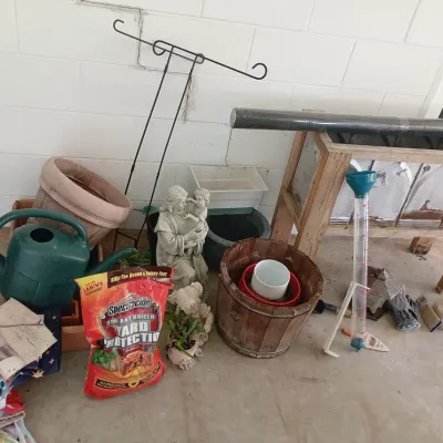 Large Yard & Garden Lot - Planter, Pots, Statues, Flags, Rain Gauge+++