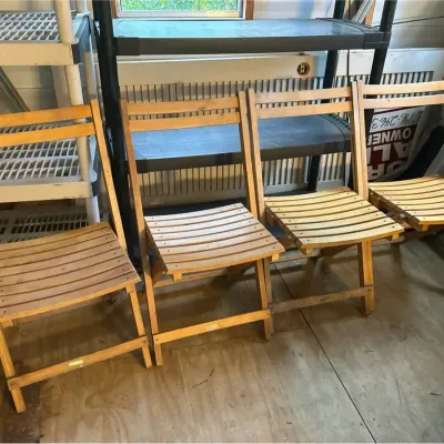 Set Of 4 Vintage Folding Solid Wood Slat Chairs 17x21x32