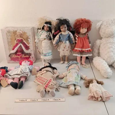 Dolls - Barbie, Native American, Annie, Raggedy Ann, Holly Hobby+++