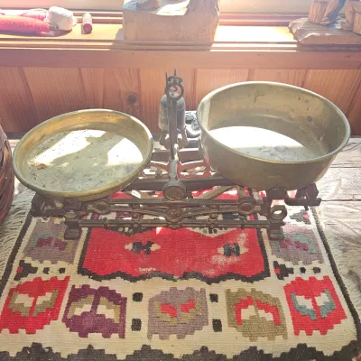 Sale Photo Thumbnail #8: Antique scale