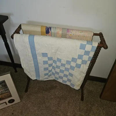 Sale Photo Thumbnail #79: Antique Quilts
