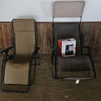 Sale Photo Thumbnail #92: Exterior recliners
