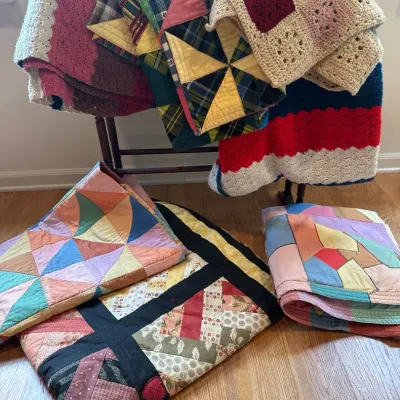 Quilts, Afghans, & Blanket Rack