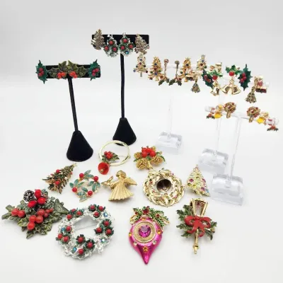 Huge Christmas Vintage Jewelry Lot: Brooches & Earrings J.J., Hollycraft