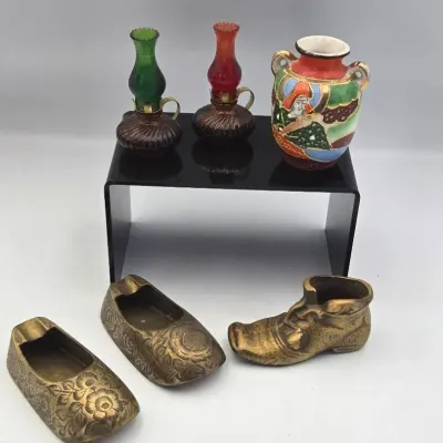 Mini Trinket Decor Lot: Brass Shoe Ashtrays, Miniature Oil Lamps & Japanese Kutani Vase