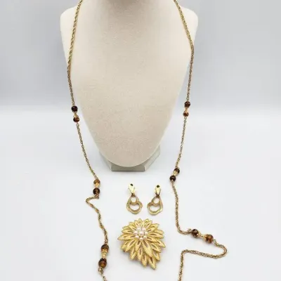 Signed Trifari Vintage Jewelry 
