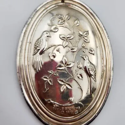 Towle Sterling Silver Vintage 70s "Two Turtle Doves" Christmas Ornament/Medallion - 26.2g