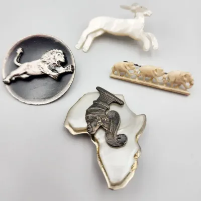 Brooch Lot, Mother Of Pearl, Simba