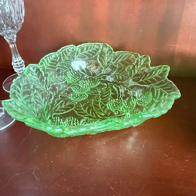 Indiana Glass Avocado Sweet Pear Pattern #601 Uranium Glass Bowl