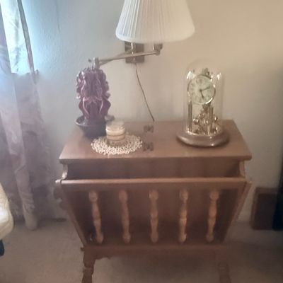 Ethan Allen Baumritter Colonial Style Dough Box Magazine Rack End Table