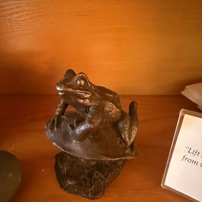 Vintage Cast Iron Frog Doorstop