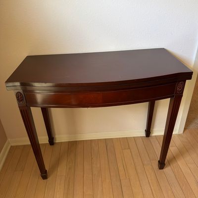Georgian Mahogany Drop-Leaf Dining Table