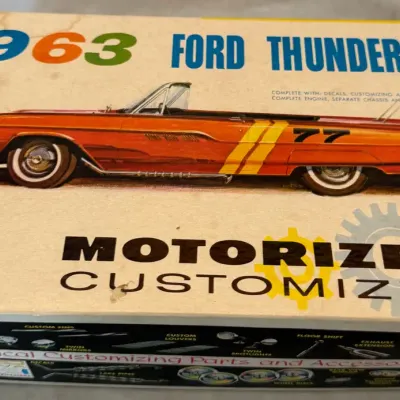 Vintage 1963 Ford Thunderbird Motorized Customizing Model Kit – Electric Motor Power-Pac