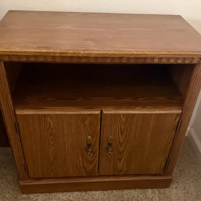 Vintage Oak-Finish TV Stand / Media Cabinet with Storage
