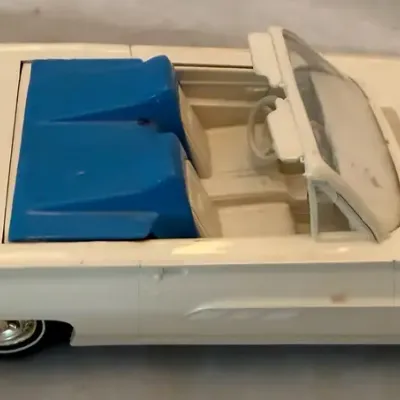 Vintage Ford Thunderbird Convertible Plastic Model Car – White & Blue – Approx. 7.5”