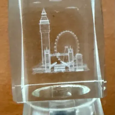  London 3D Laser-Etched Crystal Souvenir – Big Ben & London Eye