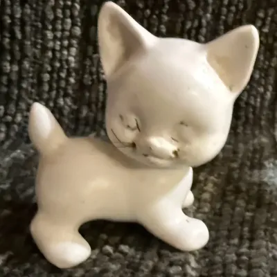 Vintage White Ceramic Kitten Figurine Mini Cat Bisque Porcelain Japan M-631