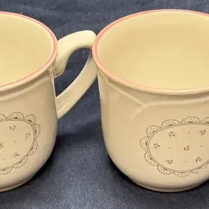Set of 4 Victoriana Japan 1988 Ceramic Coffee Mugs Pink Trim Floral Cottage Pattern
