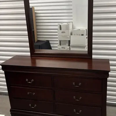 Mahogany 6 Drawer Dresser - With Mirror, Bronze Drawer Pulls