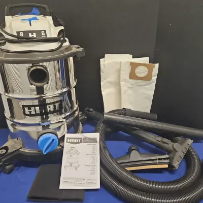 Hart Shop Vacuum 8 Gallon 6 Peak Horsepower With Attachments