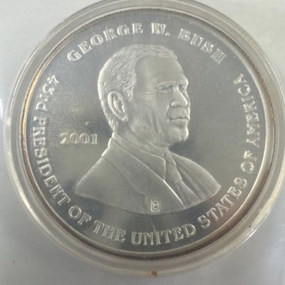 George W. Bush and Albert Gore 43rd President of the United States 2001 Commemorative Coin (247)