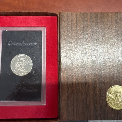 1971 Eisenhower Dollar Coin in Presentation Case