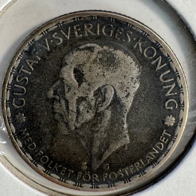 -*1942 Sweden 1 Krona .400 Silver Coin - Gustaf V