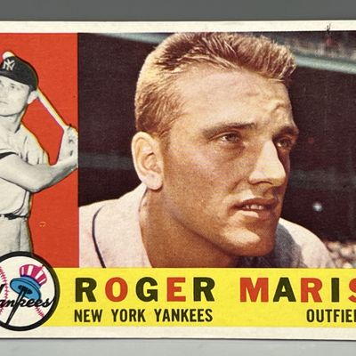 Sale Photo Thumbnail #125: 1960 Topps #377 Roger Maris / Yankees - Sharp!