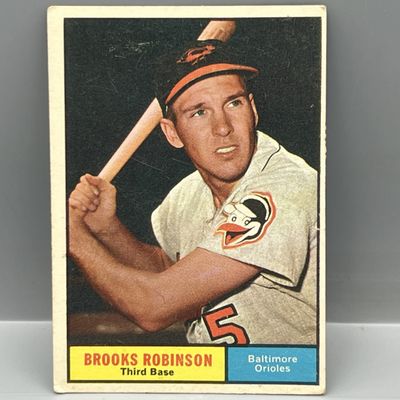 1961 Topps #10 Brooks Robinson (HOF) / Orioles