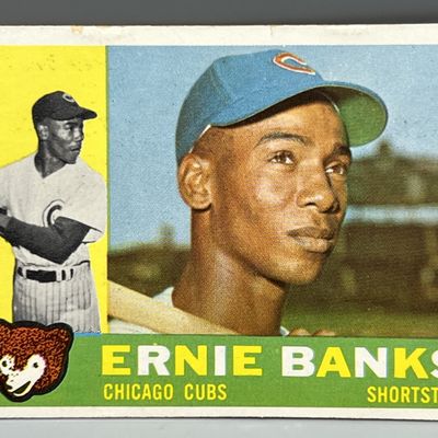 Sale Photo Thumbnail #133: 1960 Topps #10 Ernie Banks (HOF) / Cubs