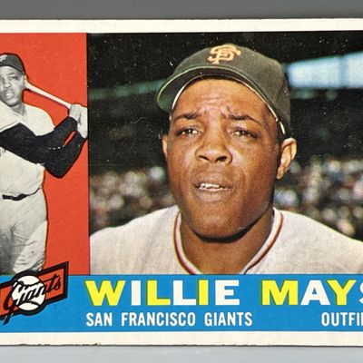 Sale Photo Thumbnail #136: 1960 Topps #200 Willie Mays (HOF) / Giants - Sharp!