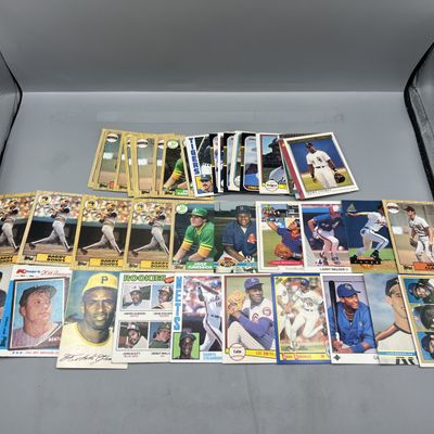 Sale Photo Thumbnail #139: (Lot Of 40+) Rookies and Stars:  1982 Thru 1990: Bonds, Strawberry, Stewart, Gibson, W. Clark