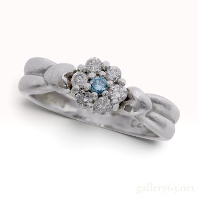 Sale Photo Thumbnail #261: Pt900 Platinum 0.23ctw Natural Light Blue and White Diamond Floral Cluster Ring