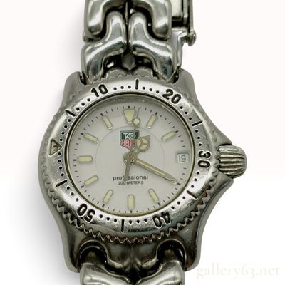 Sale Photo Thumbnail #159: Vintage TAG Heuer S/el Professional 200 Meters White Dial Stainless Steel Ladies Wristwatch