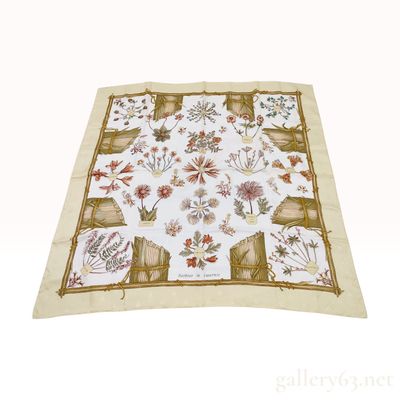 Sale Photo Thumbnail #101: Vintage Hermes Herbier de Gavarnie (Gavarnie Herbarium) Cream Silk Carre 90