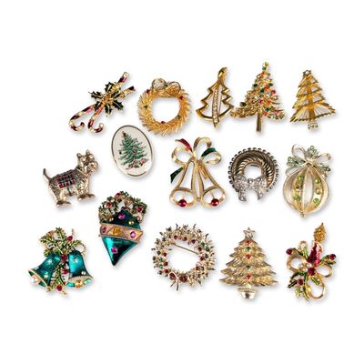 15pc Collection of Vintage Christmas Costume Jewelry Brooches