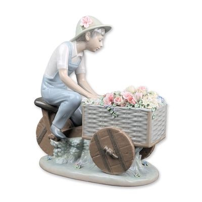 Lladro Porcelain Figurine, Flower Peddler 01005029