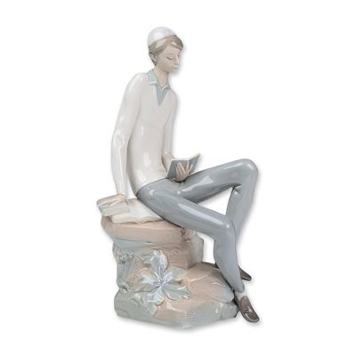 Lladro Glazed Porcelain Figurine, Hebrew Student 01004684