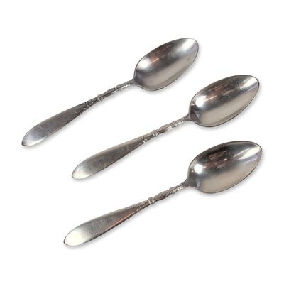 Sale Photo Thumbnail #111: 3pc 1847 Rogers Bros. Queen Ann Silver-plated Spoons