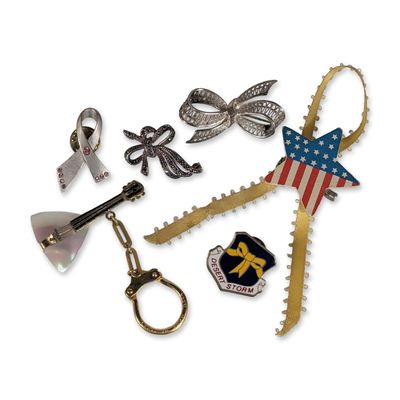 Sale Photo Thumbnail #171: 6pc Jewelry and Accessory Items